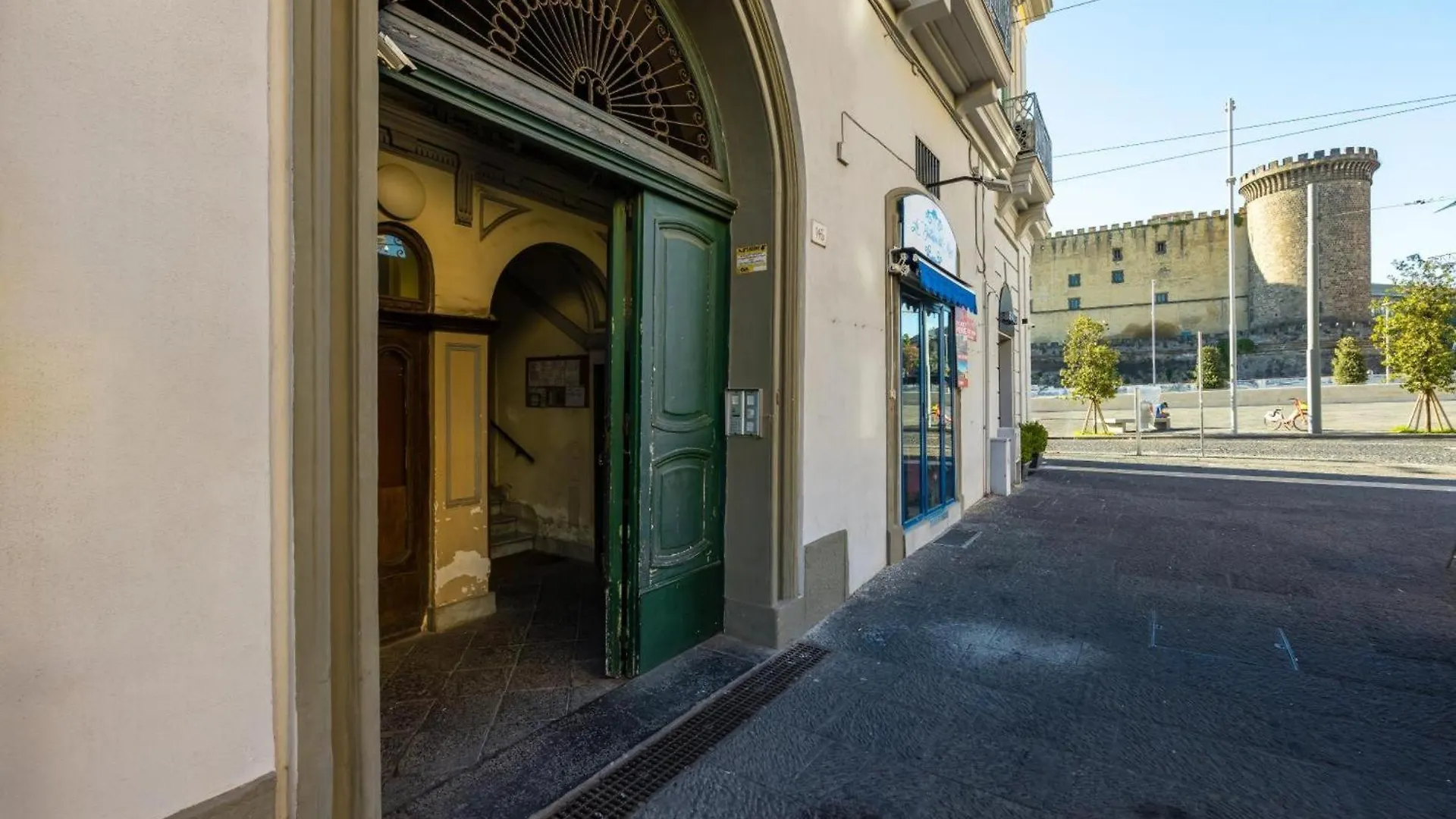 Neapolis Apartment Angioino 0*, Naples Italy